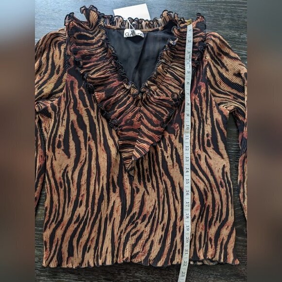 NWT Ganni | Pleated Georgette Blouse In Tiger's Eye - Picture 11 of 16